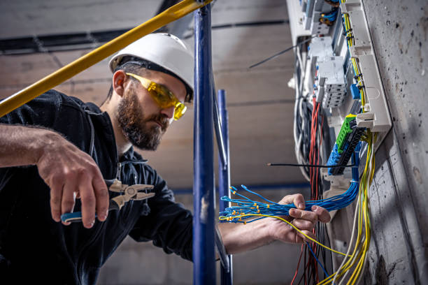 Best Local Electrician Companies  in Eastvale, CA